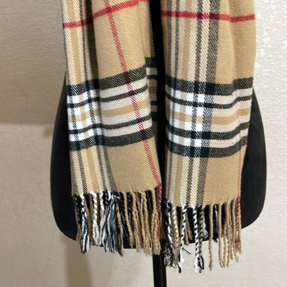 Plaid Scarf with Fringe - Picture 3 of 3